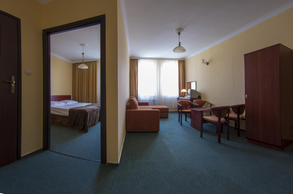 Hotel Morze Устка Экстерьер фото