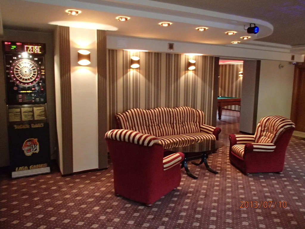 Hotel Morze Устка Экстерьер фото