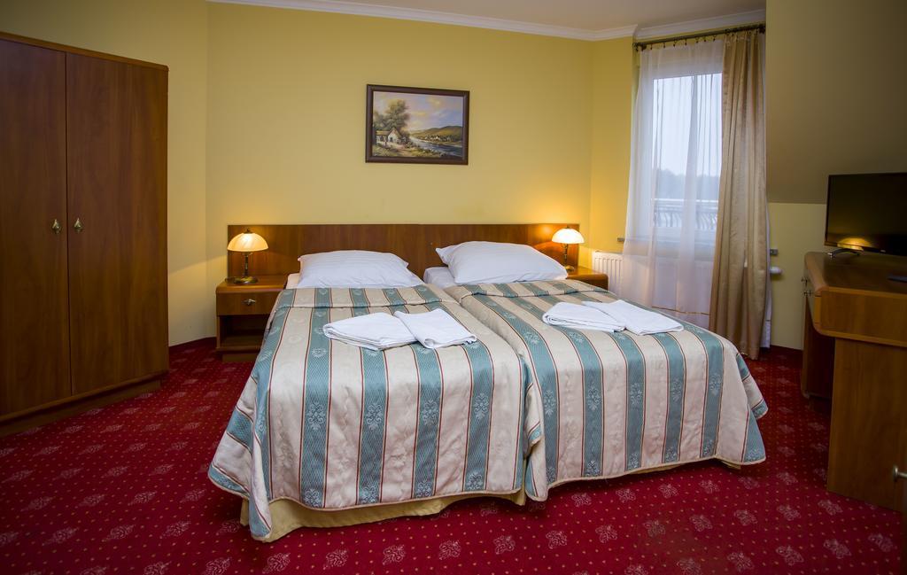 Hotel Morze Устка Экстерьер фото