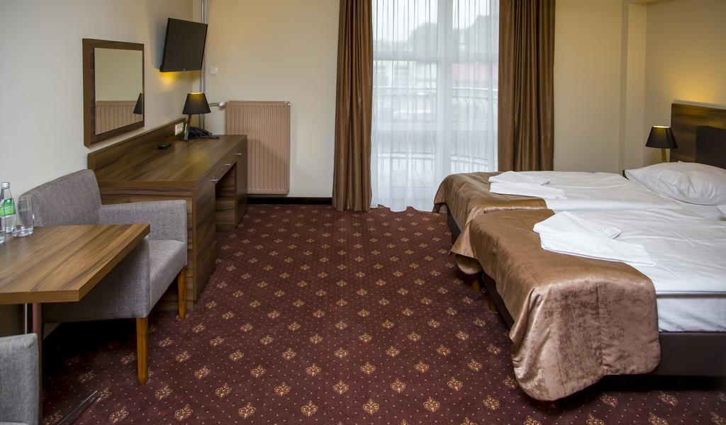 Hotel Morze Устка Экстерьер фото