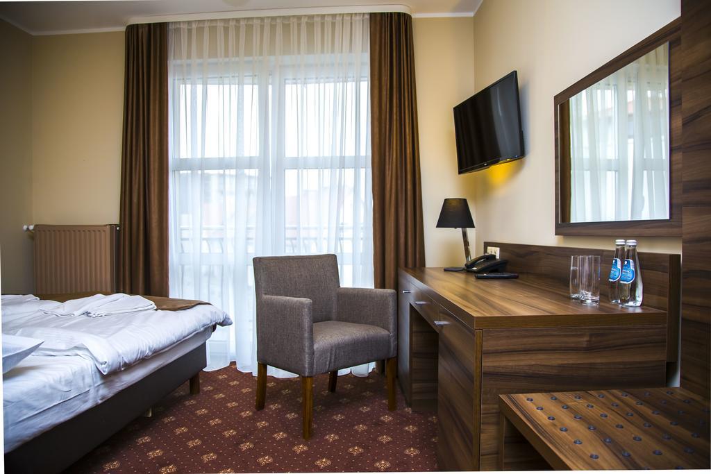 Hotel Morze Устка Экстерьер фото