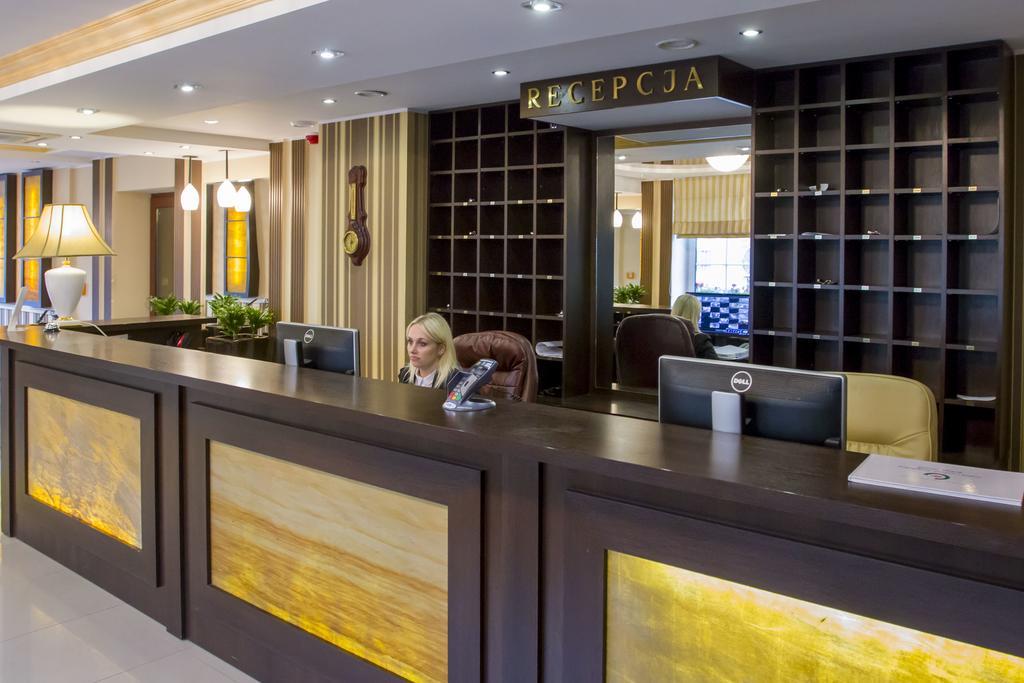 Hotel Morze Устка Экстерьер фото