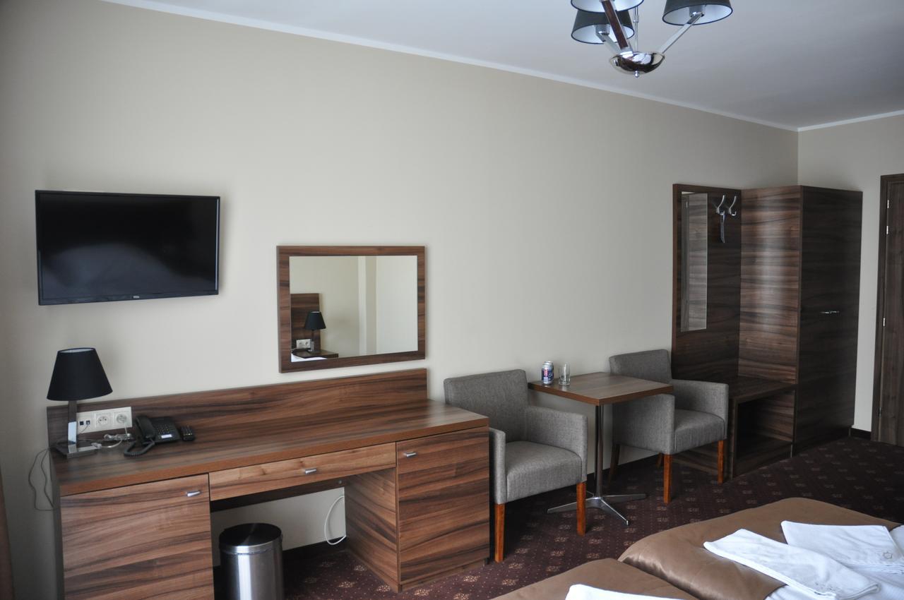 Hotel Morze Устка Экстерьер фото