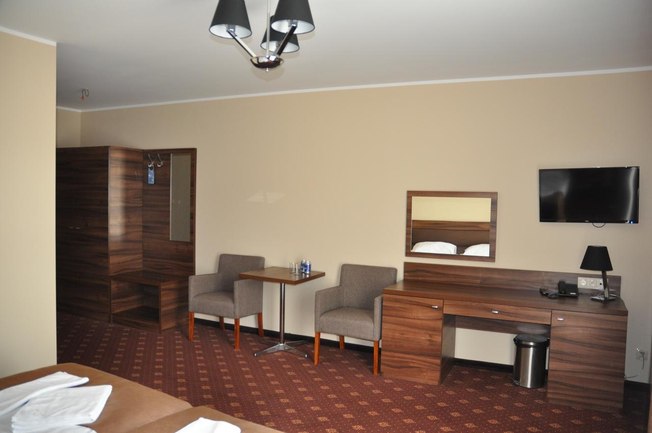 Hotel Morze Устка Экстерьер фото