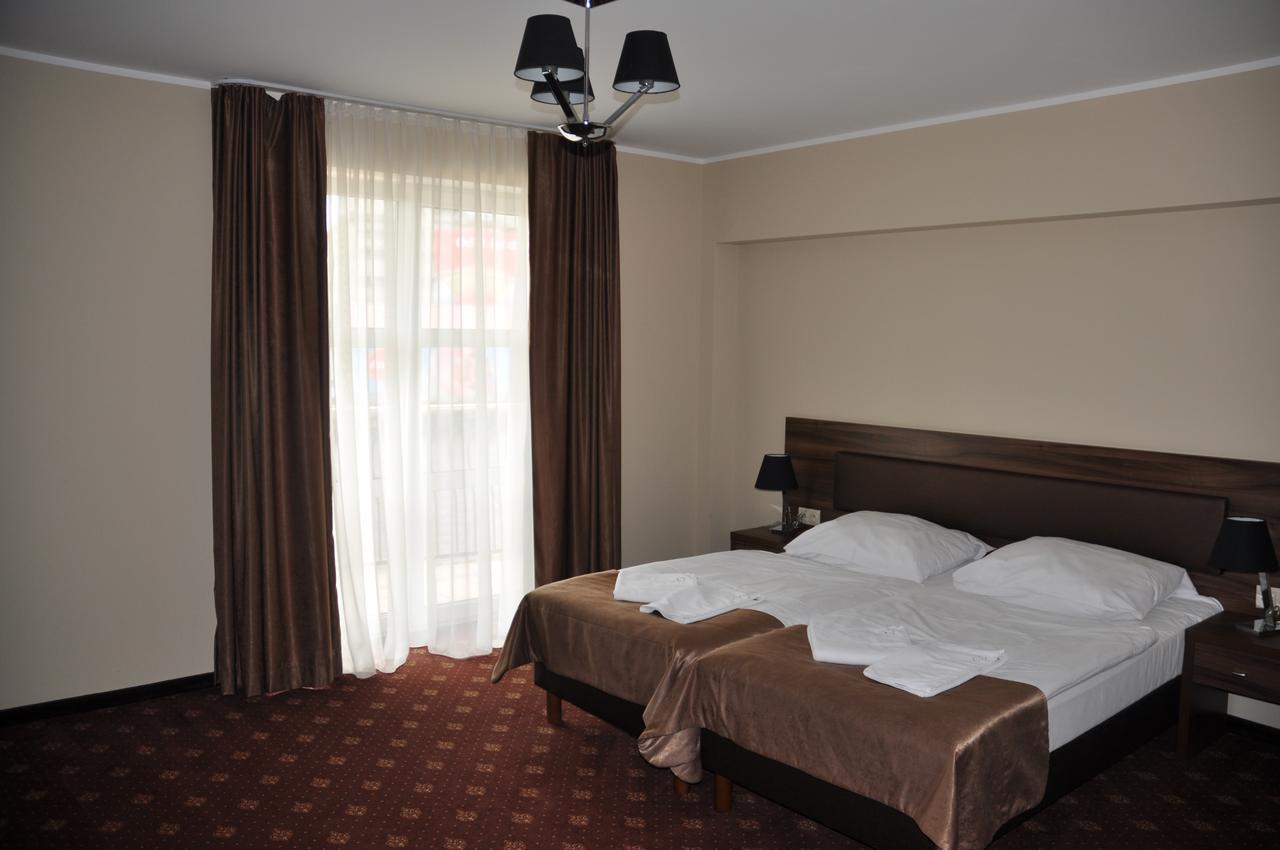 Hotel Morze Устка Экстерьер фото