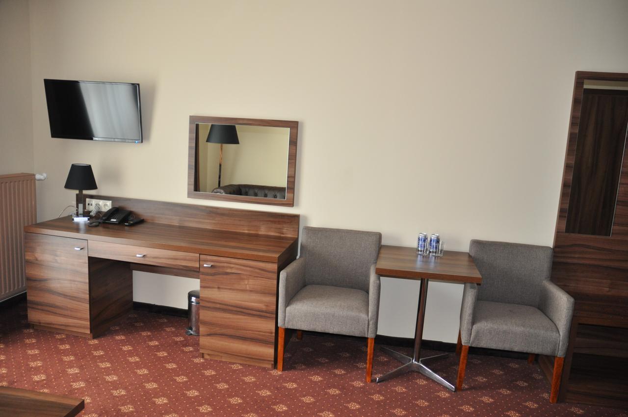 Hotel Morze Устка Экстерьер фото