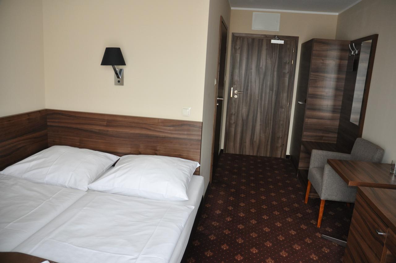 Hotel Morze Устка Экстерьер фото