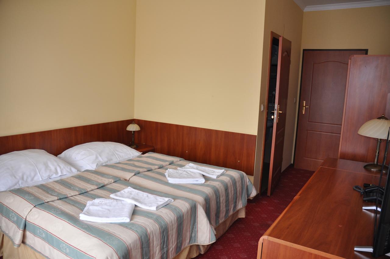 Hotel Morze Устка Экстерьер фото