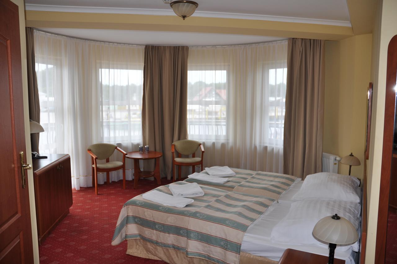 Hotel Morze Устка Экстерьер фото